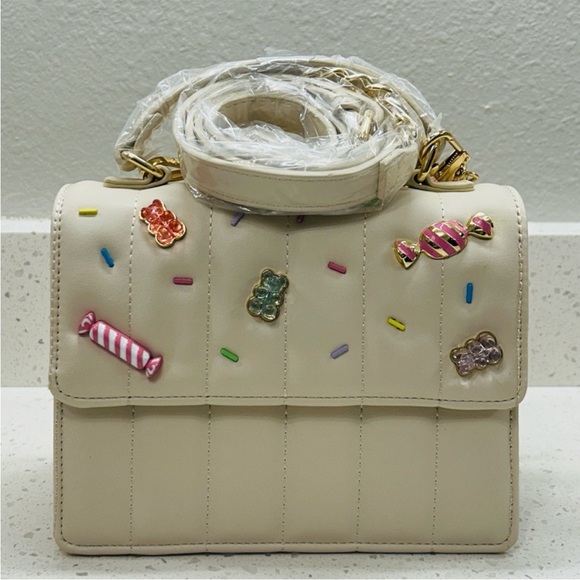 🆕🍭Betsey Johnson Sweet As Candy Gummy Bear Convertible Handbag NWT🧸 - Picture 5 of 11